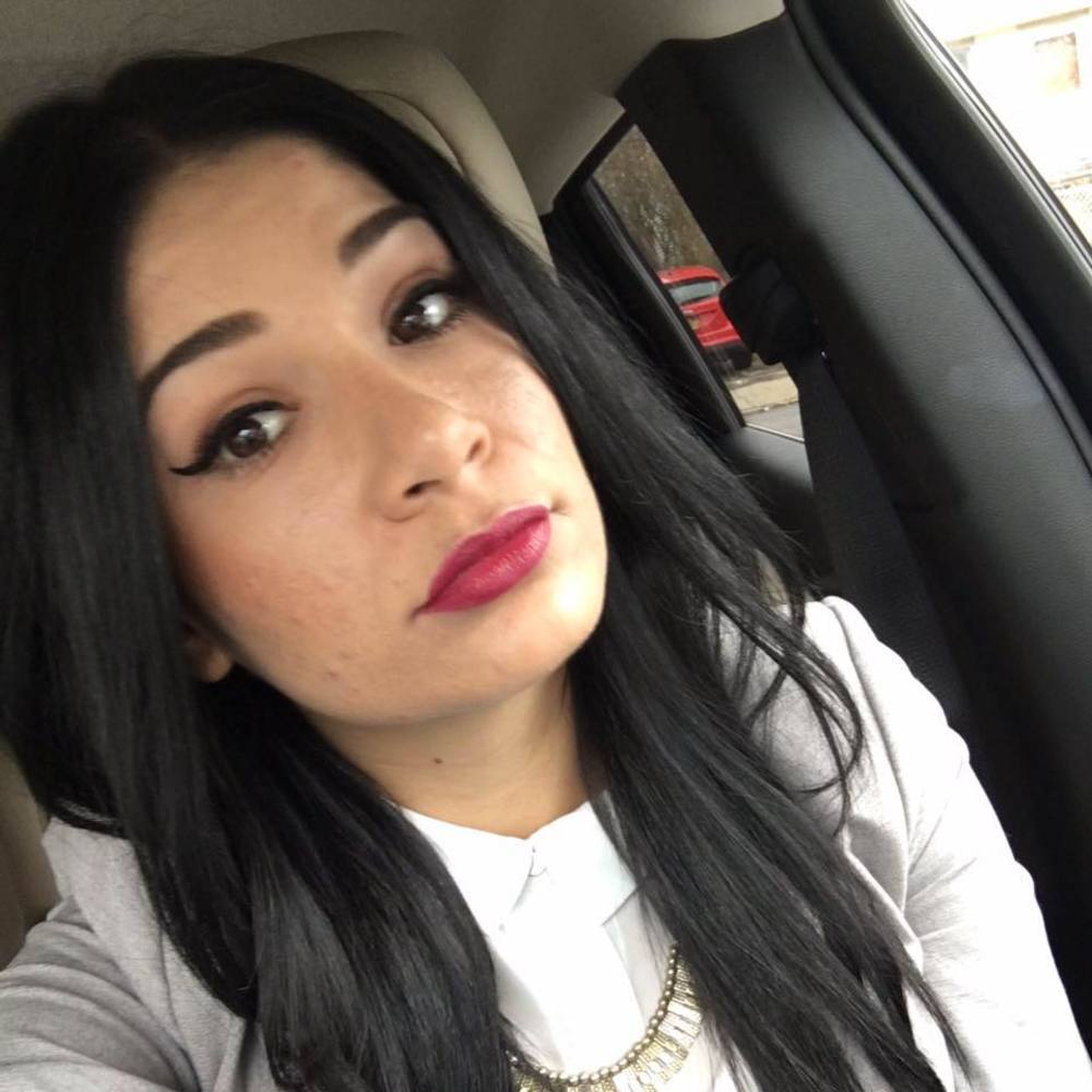 Meet your Posher, Yajaira
